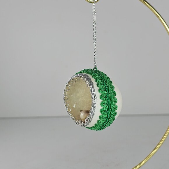 Vintage Handcrafted Eggshell Christmas Diorama Ornament With Kitten Cat & Basket - Picture 3 of 8